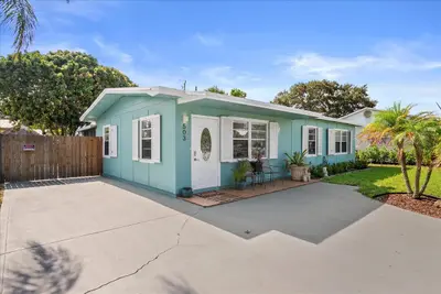 503 N PENNOCK Lane, Jupiter – Single Family Residence for sale