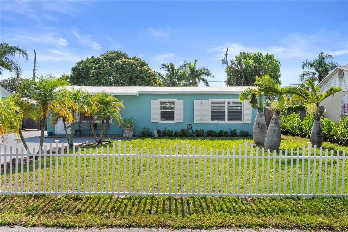 03-LUX1806 at 503 N PENNOCK Lane, Jupiter