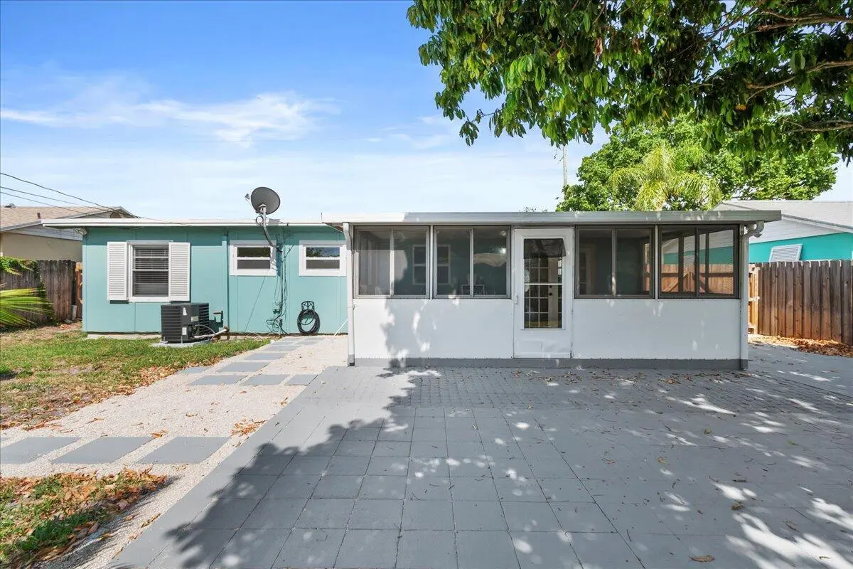 05-LUX1836 at 503 N PENNOCK Lane, Jupiter