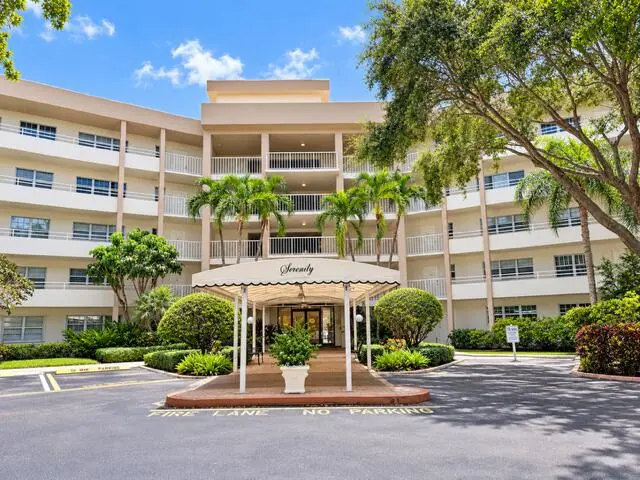 3800 Bldg Outside View at 3800 Oaks Clubhouse Drive Unit 211, Pompano Beach