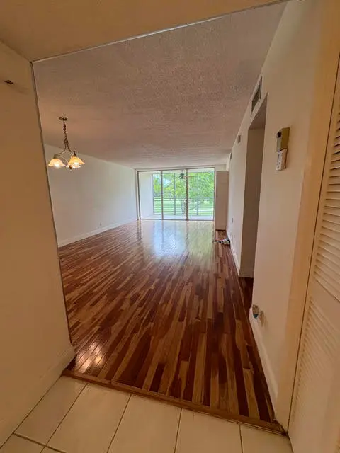 3800 Living Room at 3800 Oaks Clubhouse Drive Unit 211, Pompano Beach
