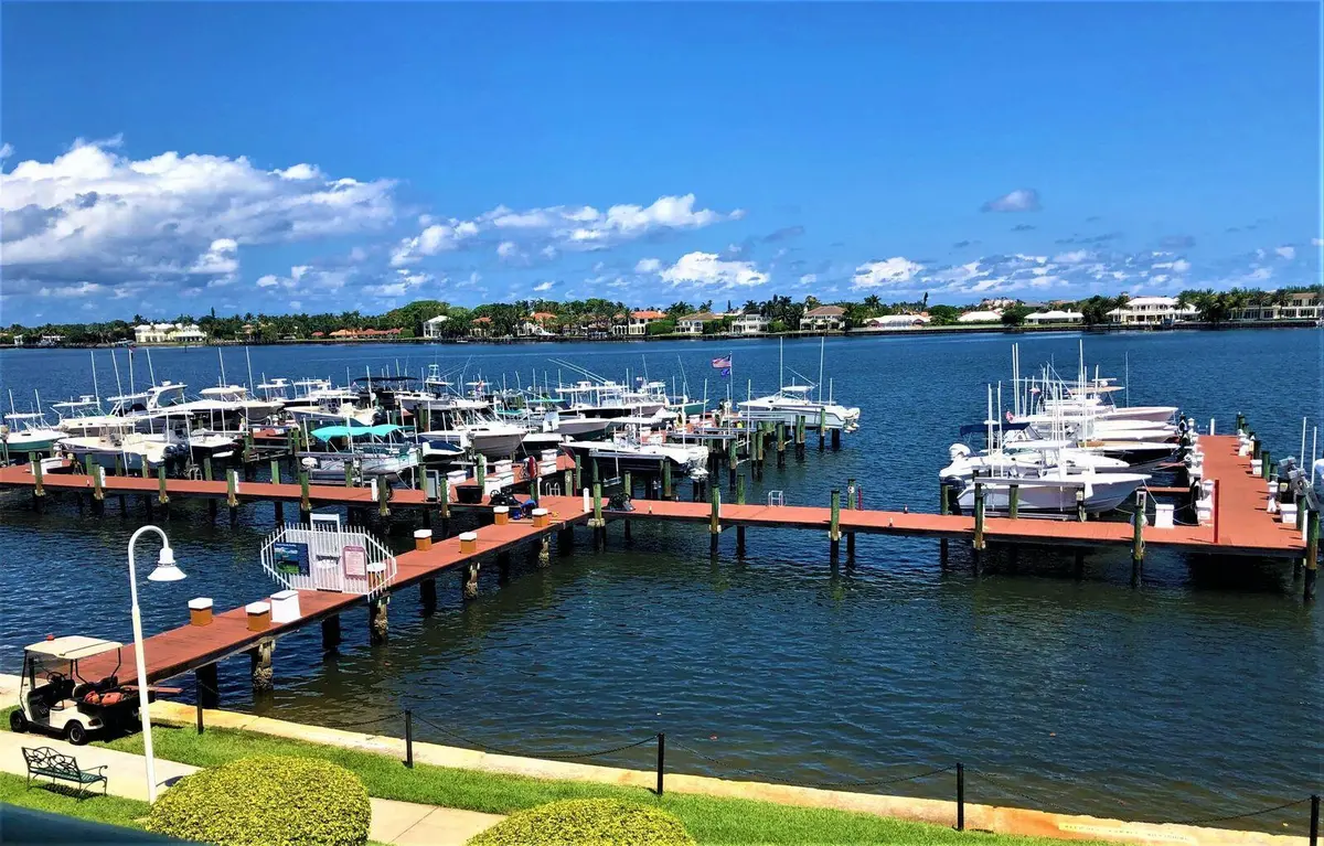 103 YC 104 YC MARINA at 103 Yacht Club Way 104, Hypoluxo