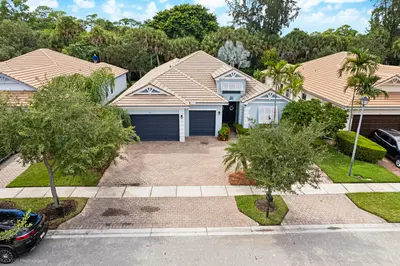 127 PALM BEACH PLANTATION Boulevard, West Palm Beach – Single Family Residence for sale