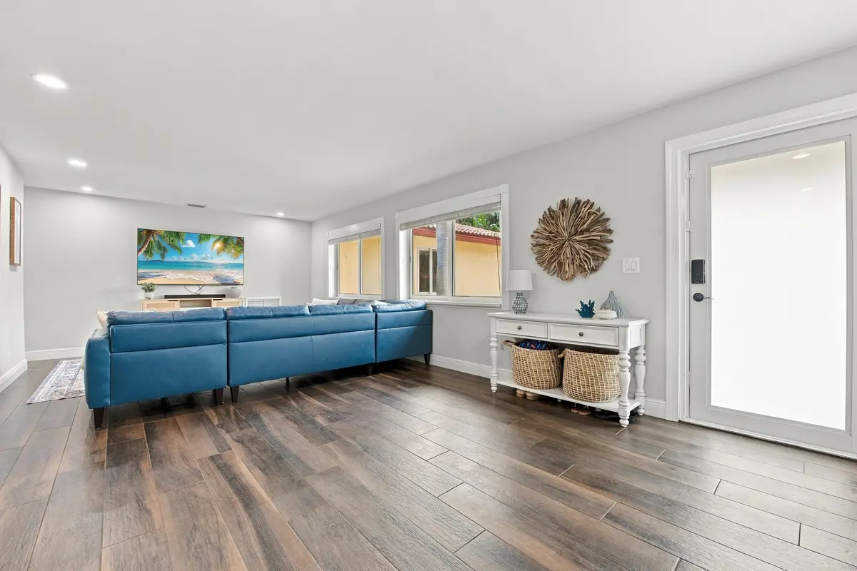 5_017__dsc1758_with_tv at 8553 NW 8TH Court, Coral Springs