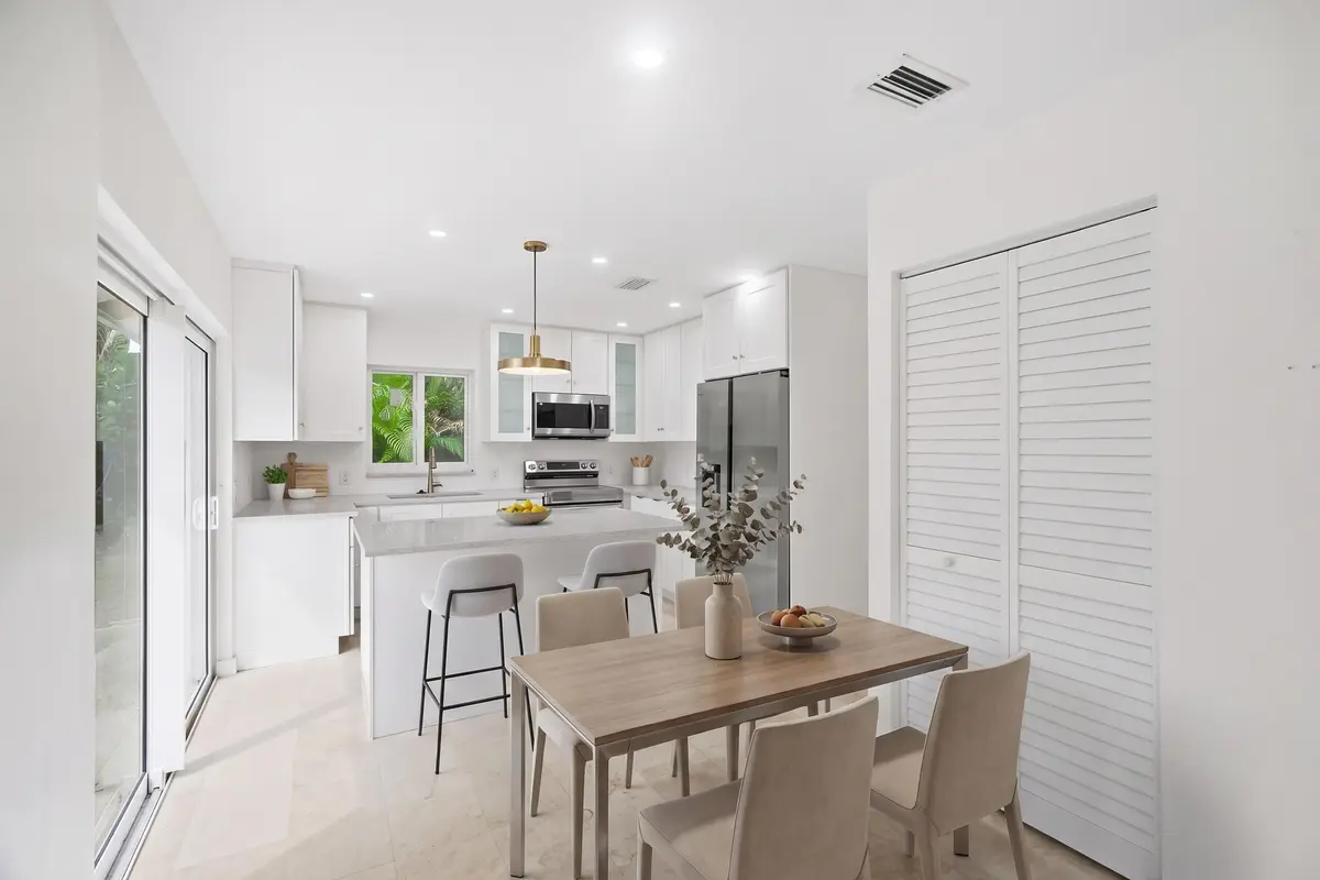 virtually staged at 235 NW 3rd Court, Boca Raton