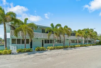 65 SE SPANISH Trail 2070, Boca Raton – Condominium for rent