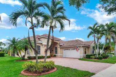 700 SW Lake Charles Circle, Port St. Lucie – Single Family Residence for sale
