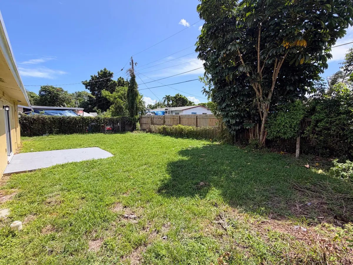 IMG_0180 at 2530 NW 26th Court, Oakland Park