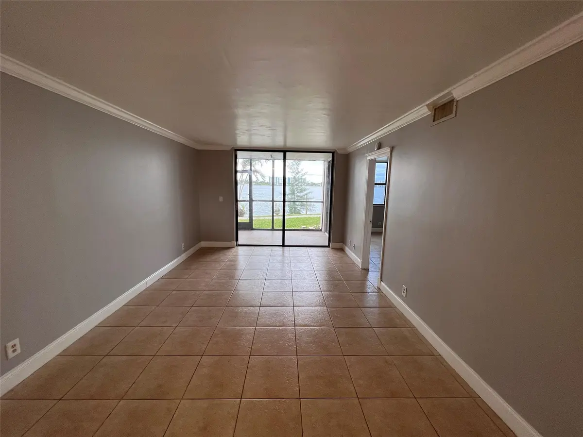 Photo 2 at 118 Lake Emerald Drive 103, Oakland Park