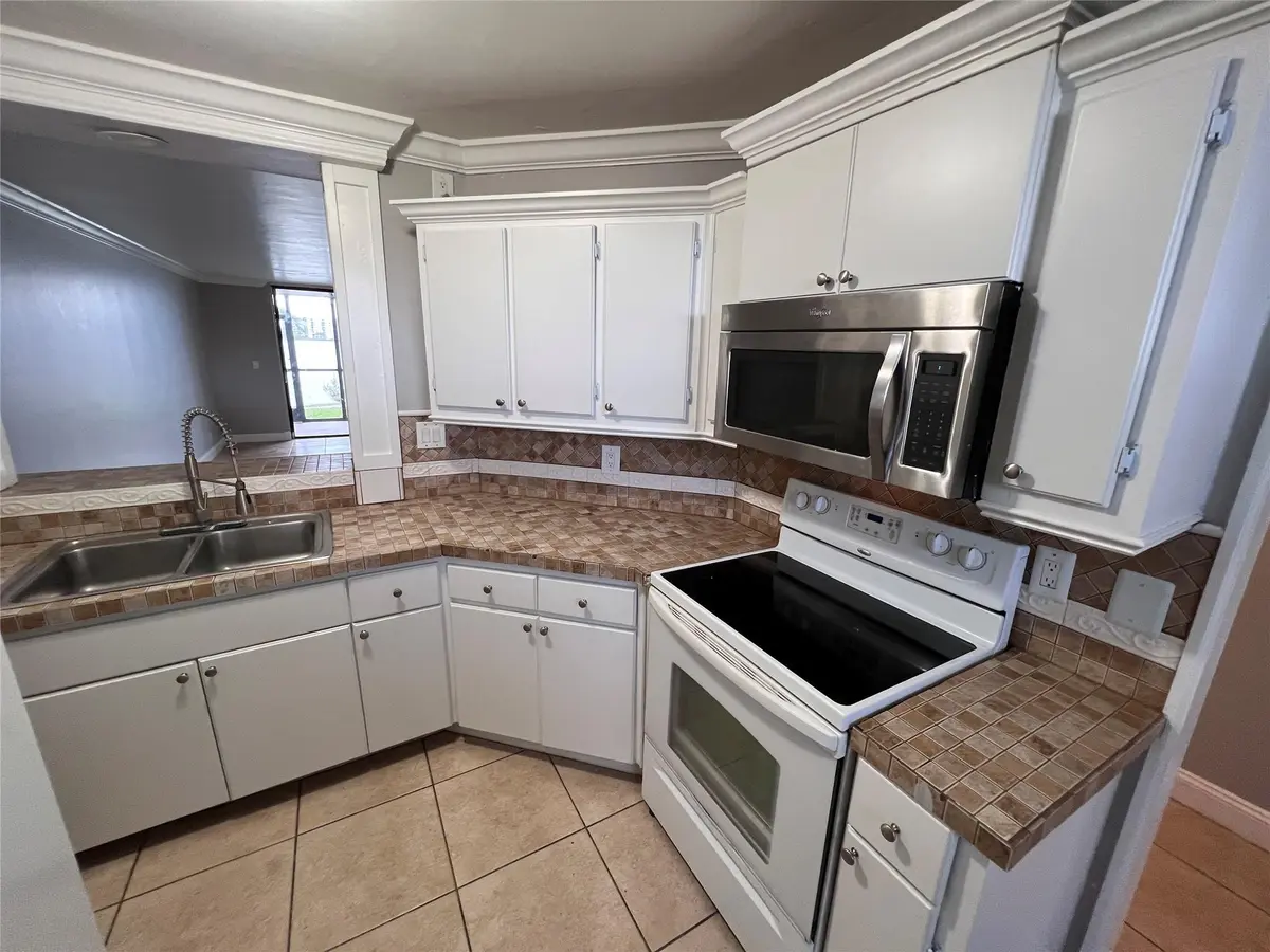 Photo 4 at 118 Lake Emerald Drive 103, Oakland Park