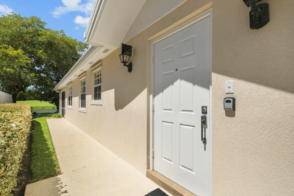 20230509211459413735000000-o at 996 SW BALMORAL Trace, Stuart
