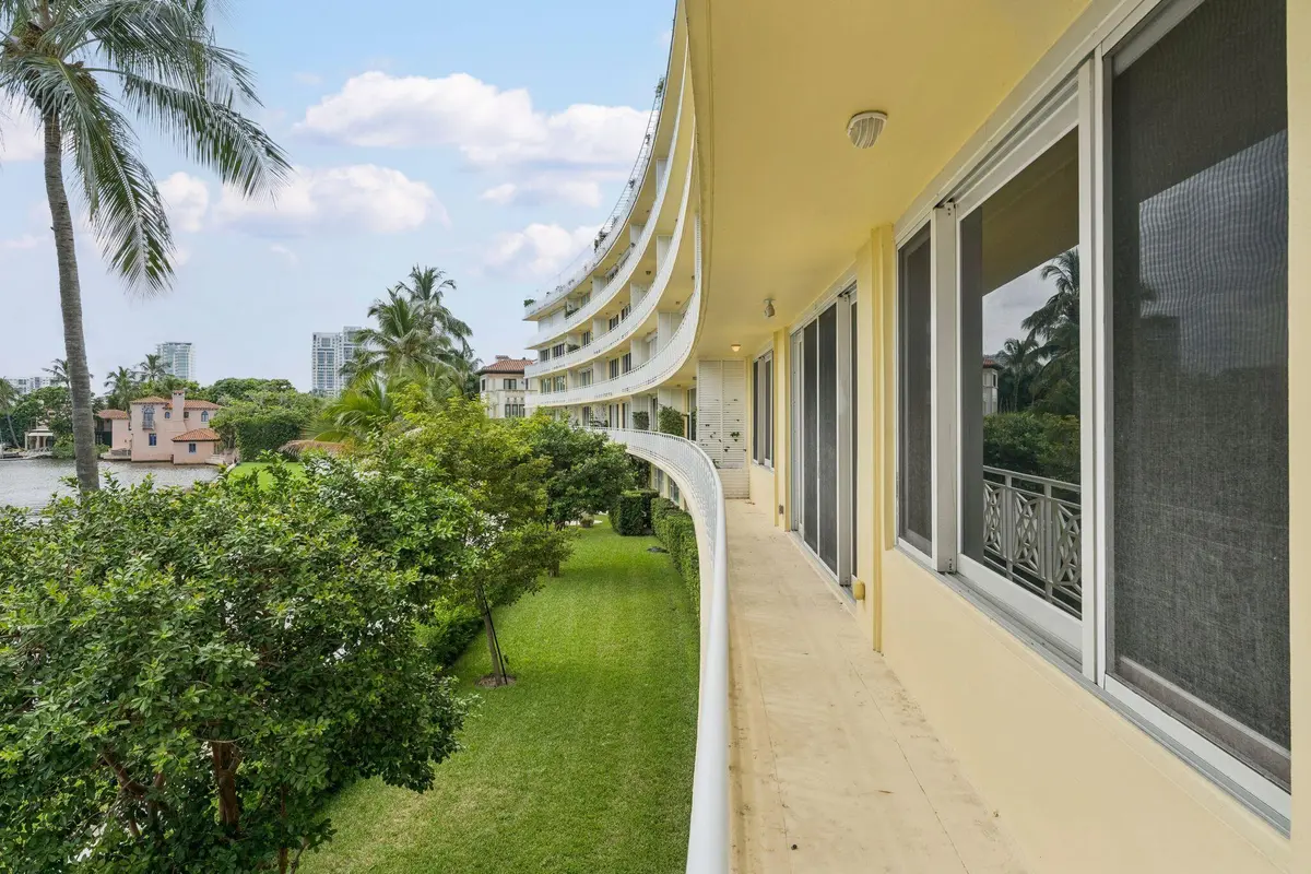 425 Worth Ave Palm Beach FL 54 at 425 WORTH Avenue 2F, Palm Beach
