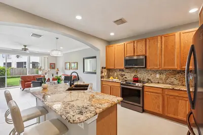 9070 TREMEZZO Lane, Boynton Beach – Townhouse for sale