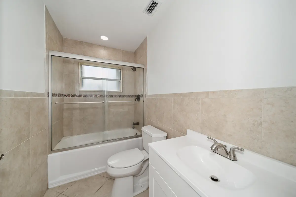 _DSC1401 at 1129 W LAKES Drive, Deerfield Beach