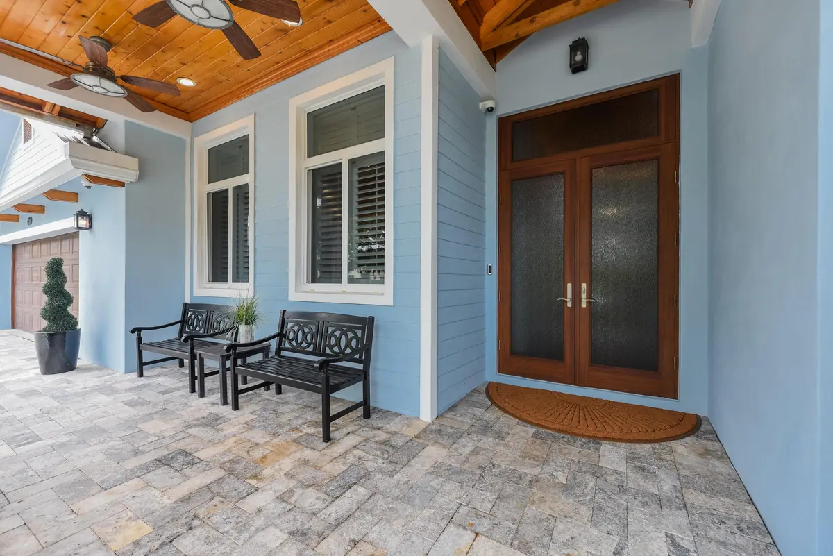 2 Entry Seating at 730 CAMINO LAKES Circle, Boca Raton