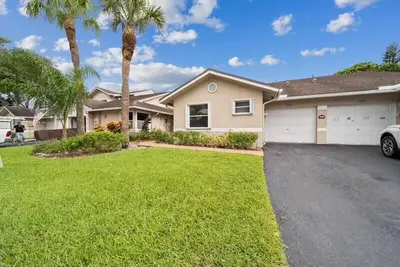 1129 W LAKES Drive, Deerfield Beach – Single Family Residence for sale
