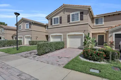 2591 SW Marshfield Court, Port St. Lucie – Townhouse for sale