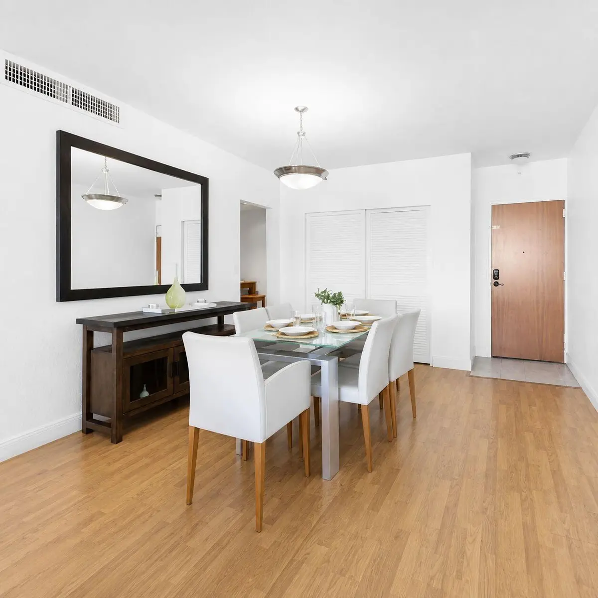 Dining Room at 3801 S OCEAN Drive 4Y, Hollywood