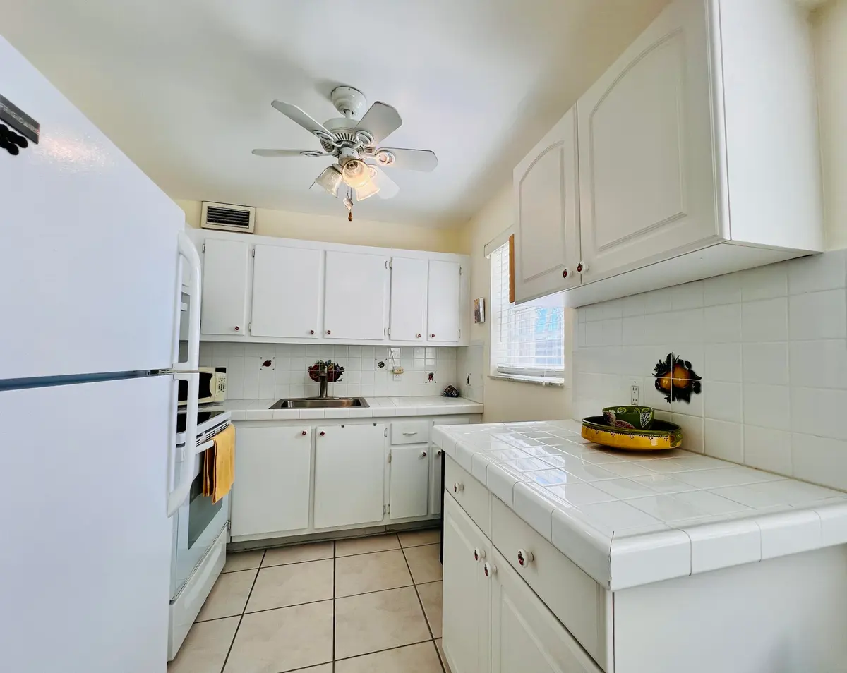 Bright & Cheerful Kitchen at 173 Dorchester H 173, West Palm Beach