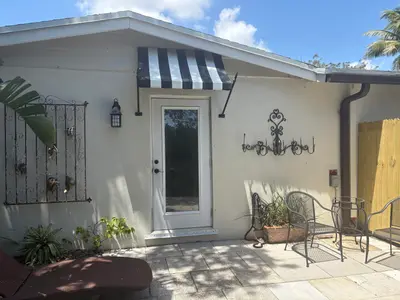 2565 Meadow Road, West Palm Beach – Apartment for rent