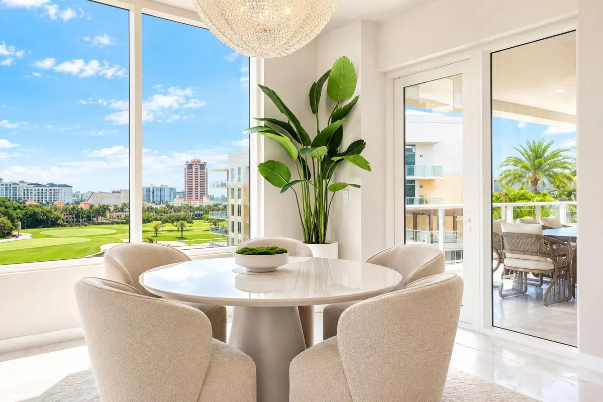 Dinning Corner at 220 SE MIZNER Boulevard 803, Boca Raton