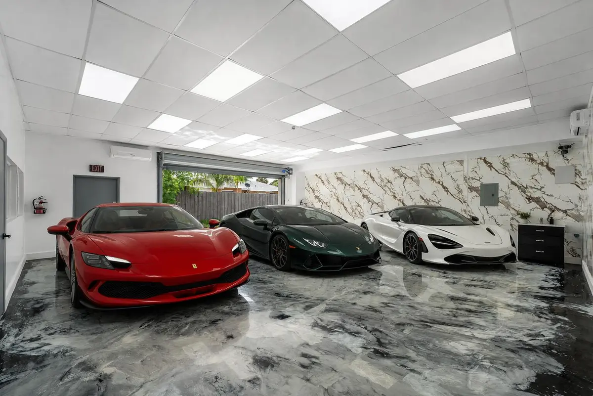 Auto Gallery at 1812 SW 7th Avenue, Pompano Beach
