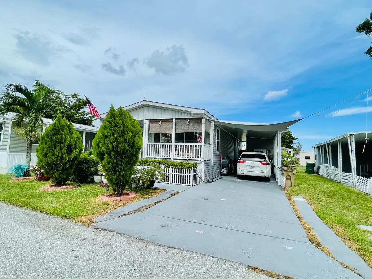 f3046691-1f44-4701-a870-564f353fc4db at 10550 W State Road 84 Lot 290,