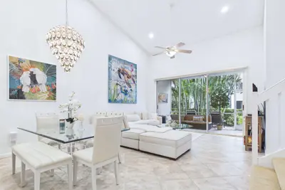 412 Coral Cove Drive, North Palm Beach – Townhouse for sale