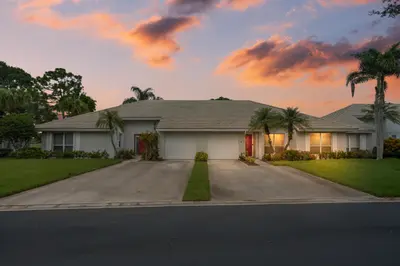 2696 SW Westlake Circle, Palm City – Villa for sale