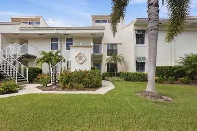 13470 HARBOUR RIDGE Boulevard 3A, Palm City – Condominium for sale