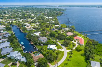 2070 NW PINE TREE Way, Stuart – Single Family Residence for sale
