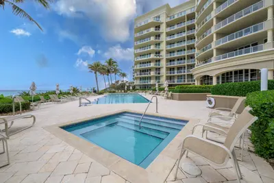 1063 HILLSBORO MILE 807, Hillsboro Beach – Condominium for sale