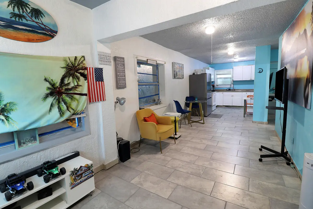 IMG_1814 at 207 SW 4TH Street, Deerfield Beach