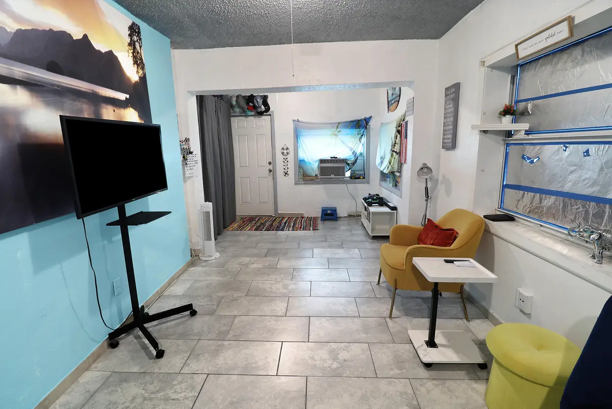 IMG_1816 at 207 SW 4TH Street, Deerfield Beach