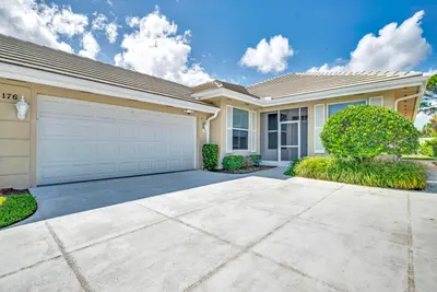 176 NW Bentley Circle, Port St. Lucie – Single Family Residence for rent