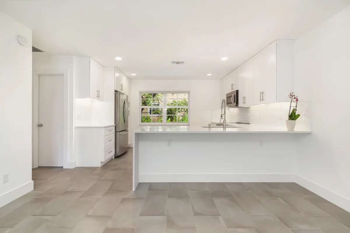 low-8 at 705 New York Street, West Palm Beach