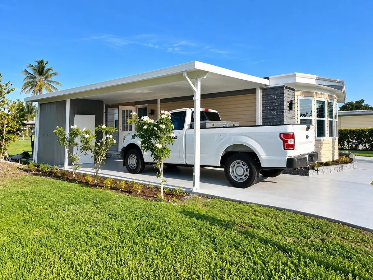 2d8b1915-0153-495c-8f35-0bd382bee2ec at 8572 Crown Drive, Boynton Beach