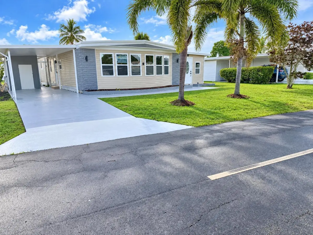 beb38003-b995-4f83-a30e-4325576fcdc1 at 8572 Crown Drive, Boynton Beach