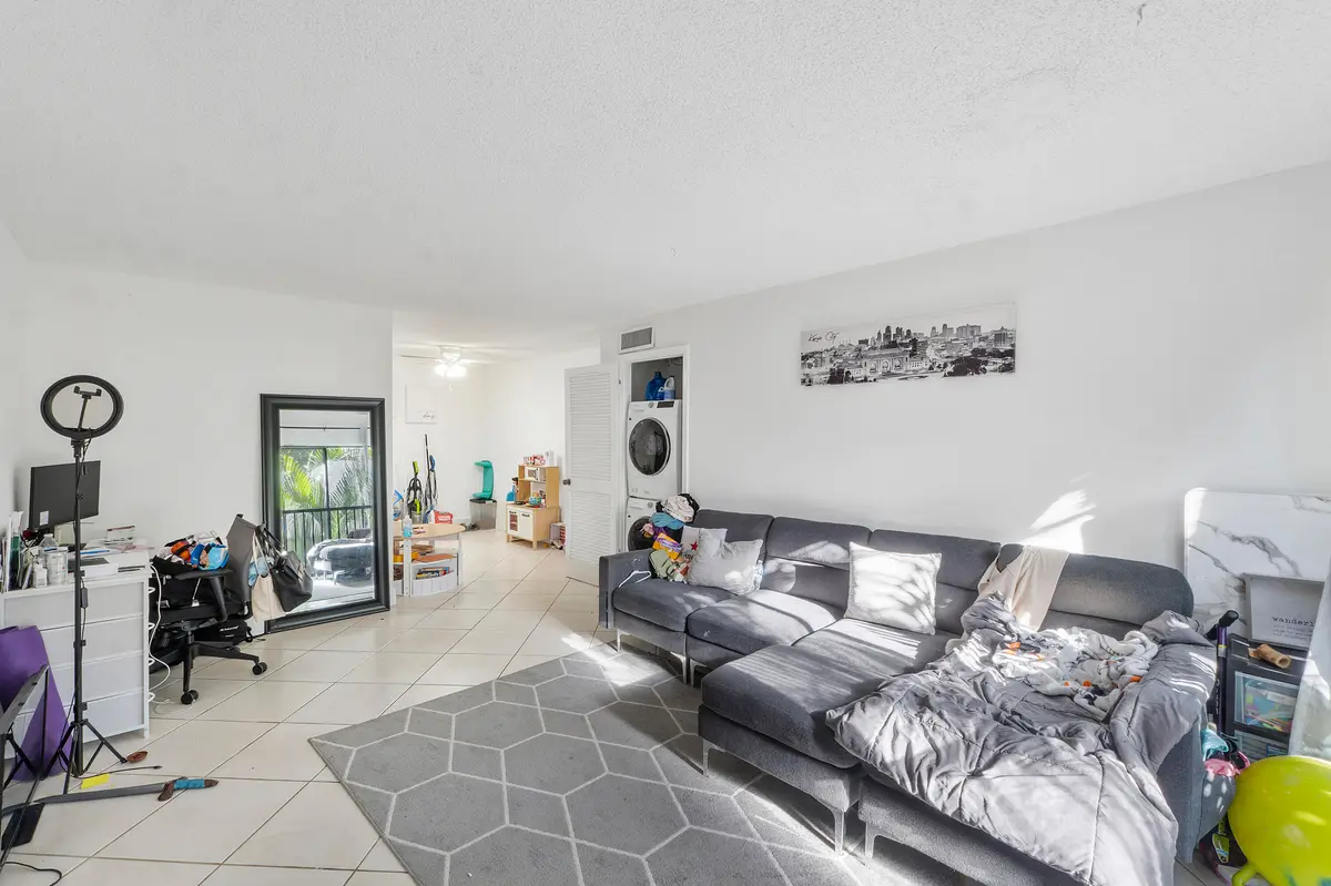 Living at 11392 Royal Palm Boulevard 11392, Coral Springs