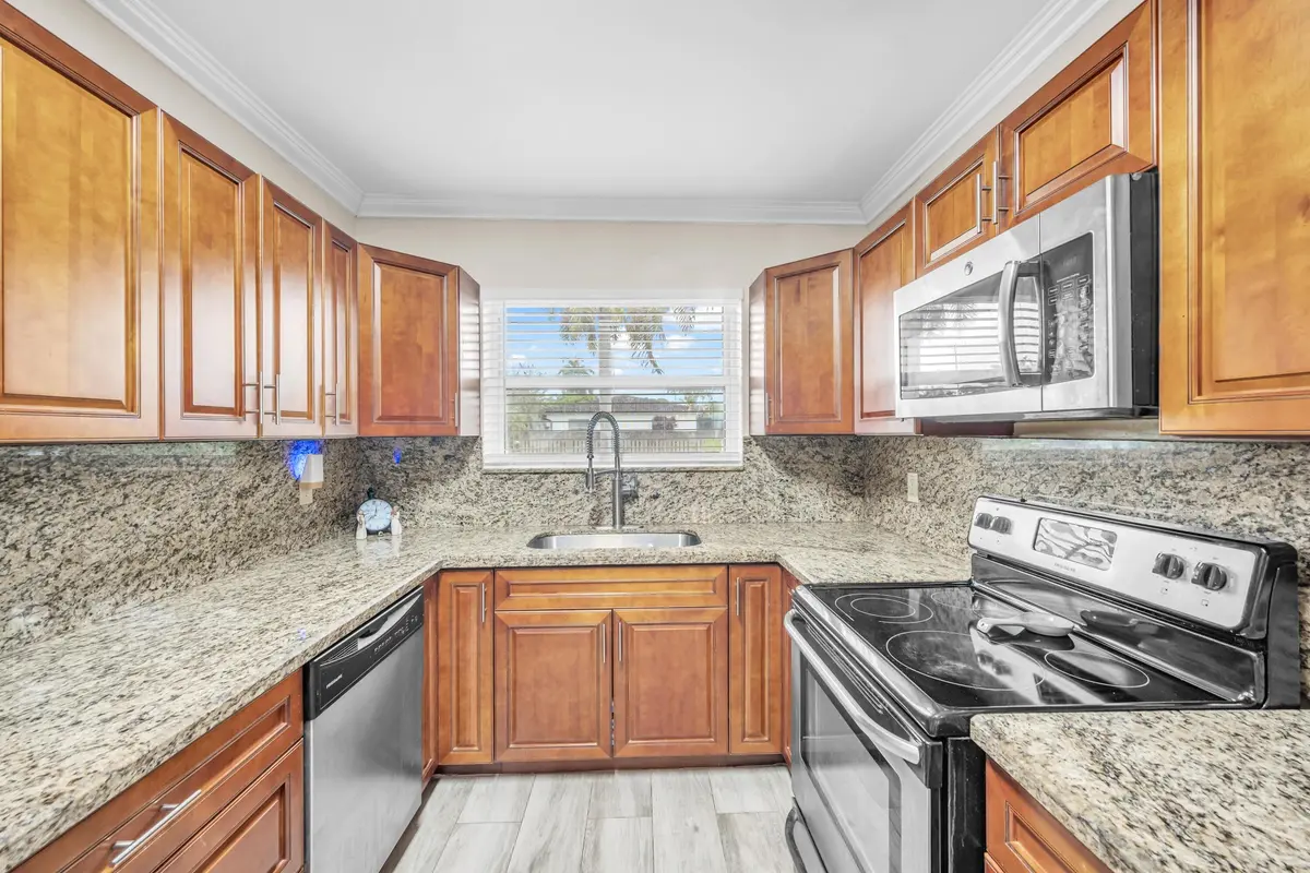 301 SE 3RD Terrace, Dania Beach, FL – photo 4