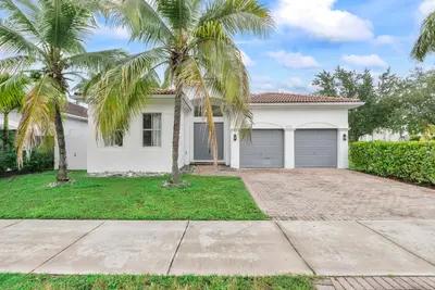8911 NW 178th Lane, Hialeah – Single Family Residence for sale