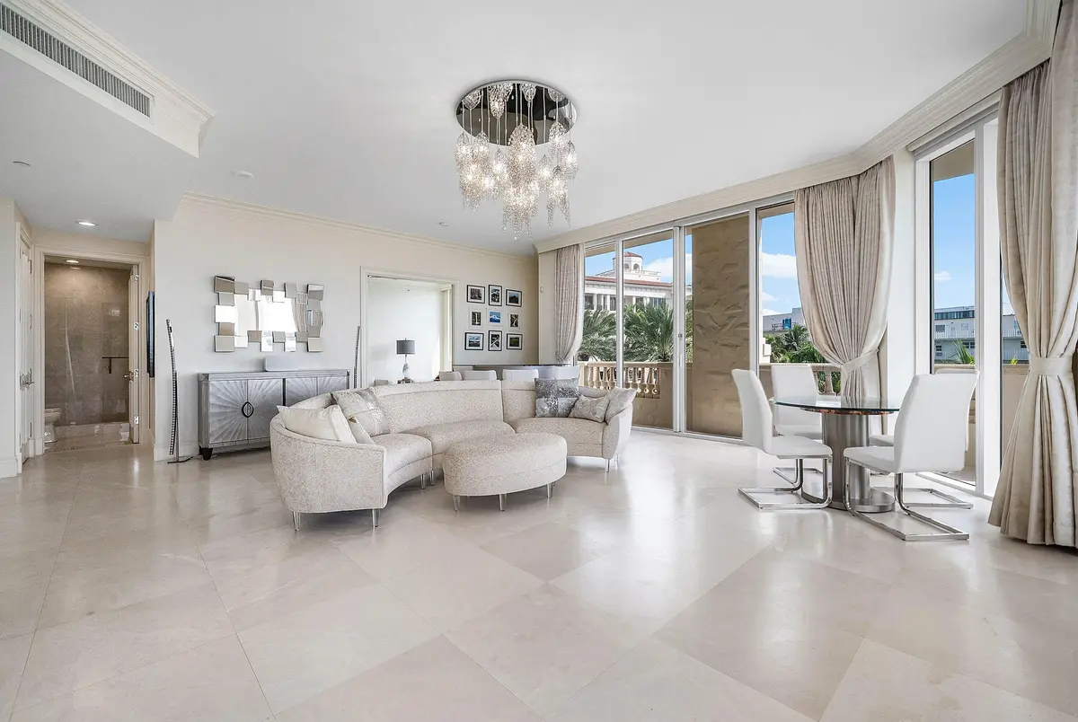 Living& Dining at 3000 S OCEAN Boulevard 402, Palm Beach