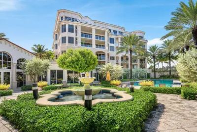 , Palm Beach – Condominium for rent