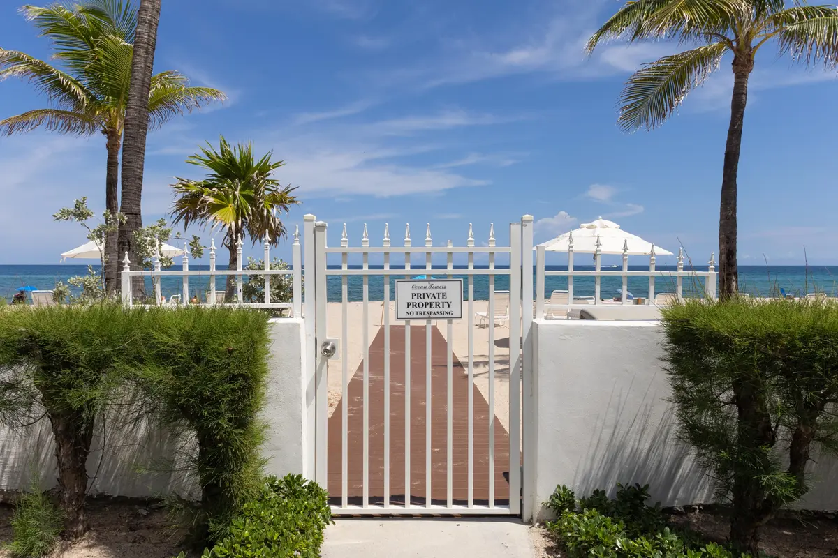 139 Sunrise Ave., 107 at 139 SUNRISE Avenue 107, Palm Beach