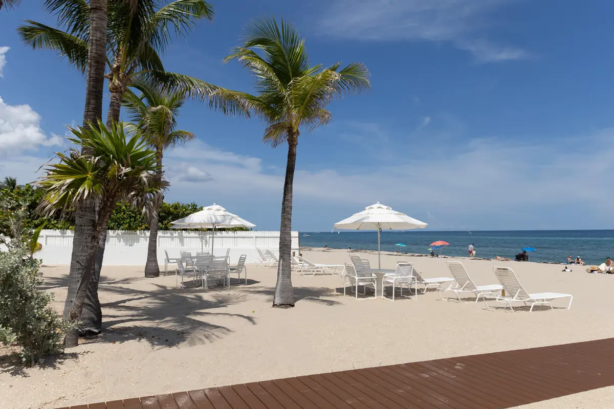 139 Sunrise Ave., 107 at 139 SUNRISE Avenue 107, Palm Beach