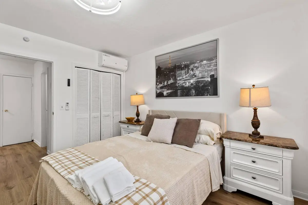 15ea8bc8-59c9-42aa-a159-1dcb237fd155 at 1826 Sherman Street Apt 5, Hollywood