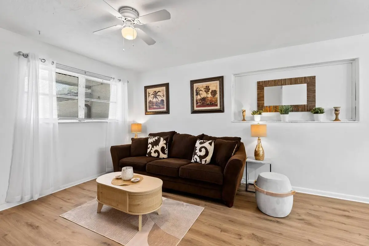 43e13baf-4392-4ea2-b978-e164f8982eb9 at 1826 Sherman Street Apt 5, Hollywood