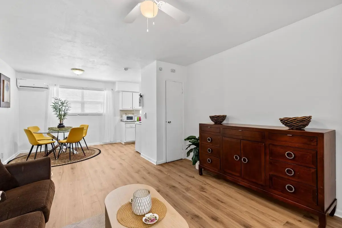 8958e254-c5b0-46c8-9a88-a02354a75dac at 1826 Sherman Street Apt 5, Hollywood