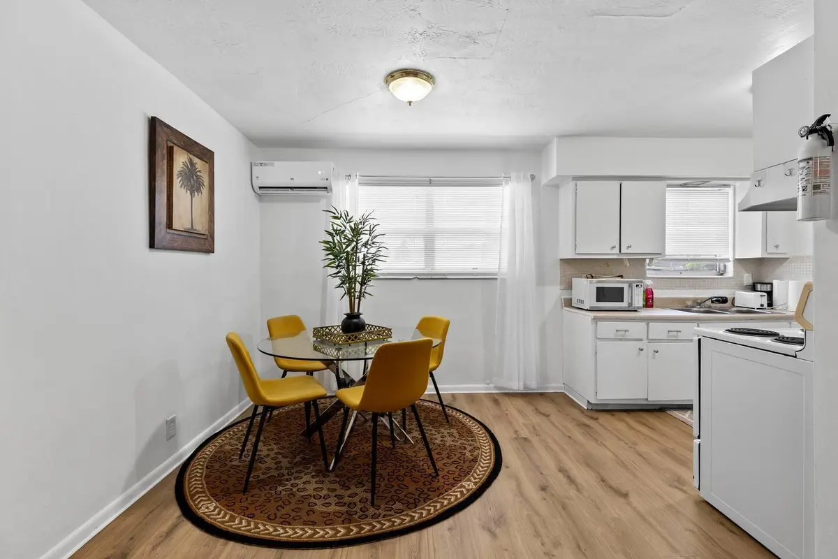b35cce3b-b930-4a0f-b0b2-e7d9b9af7ccf at 1826 Sherman Street Apt 5, Hollywood