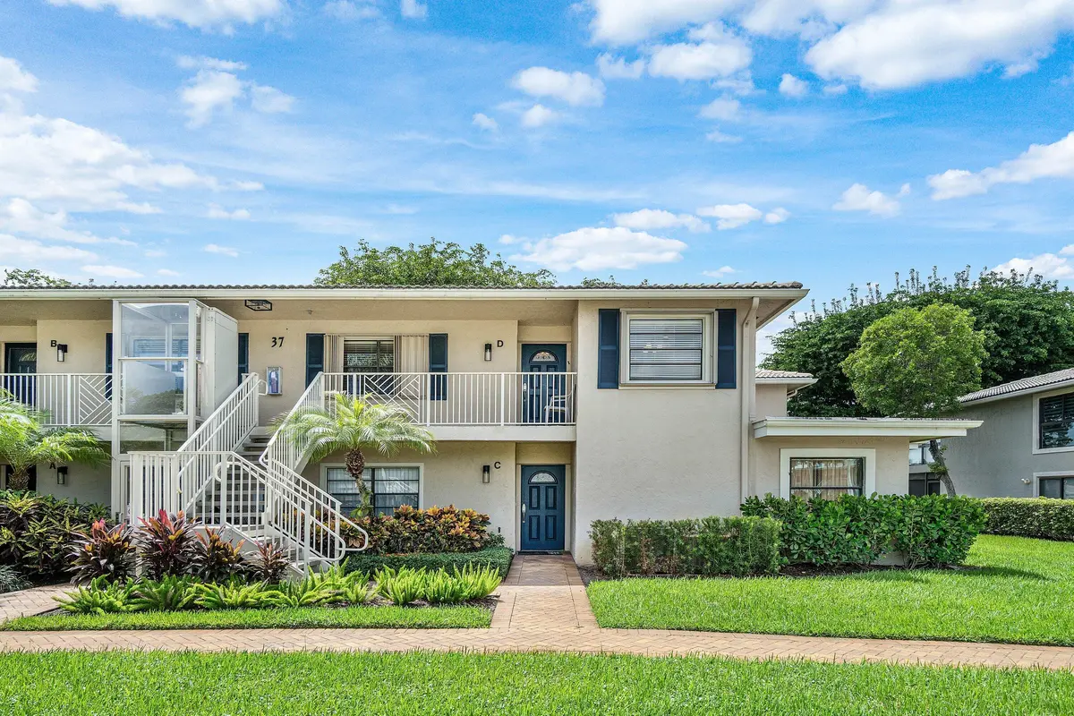 Front of Structure at 37 Stratford Lane D, Boynton Beach